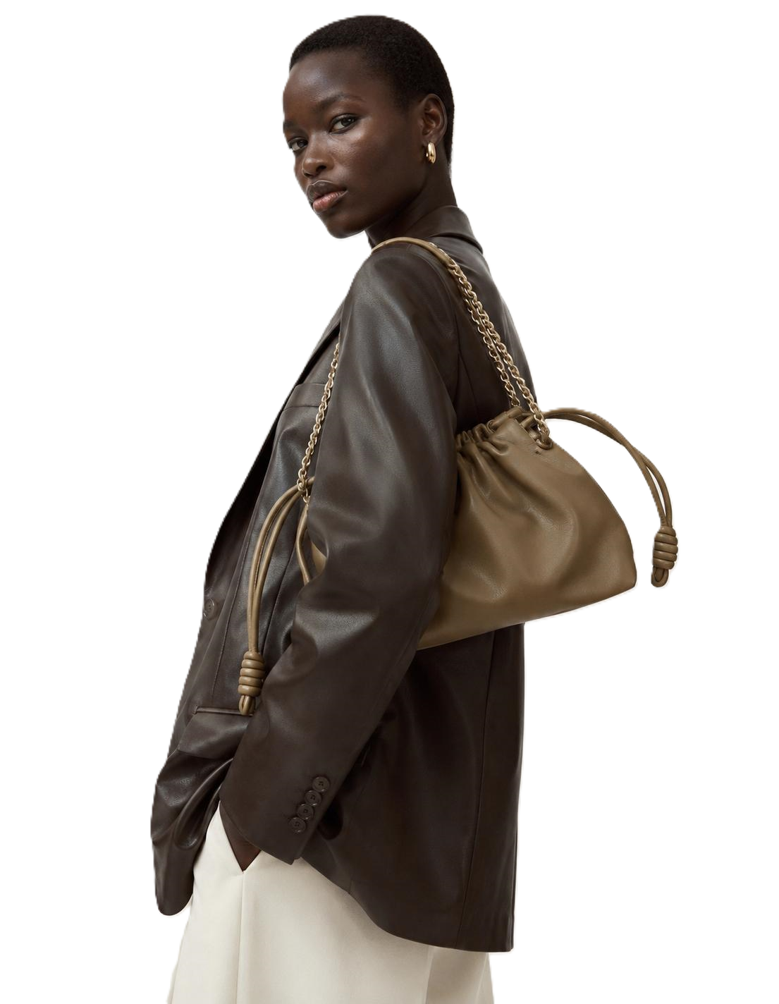 Modelo con bolso Vicente Ubrique